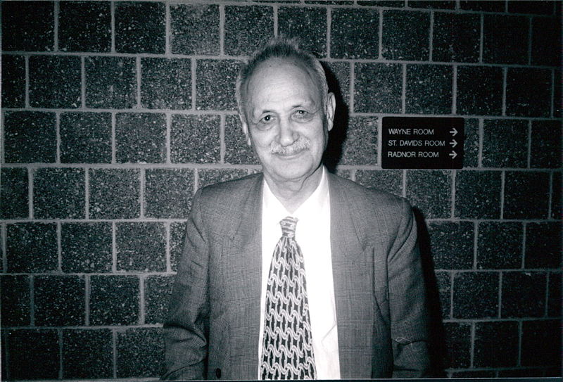 عبدالحسین زرین‌کوب در دانشگاه ویلانوا (حدود ۱۹۹۸ میلادی)